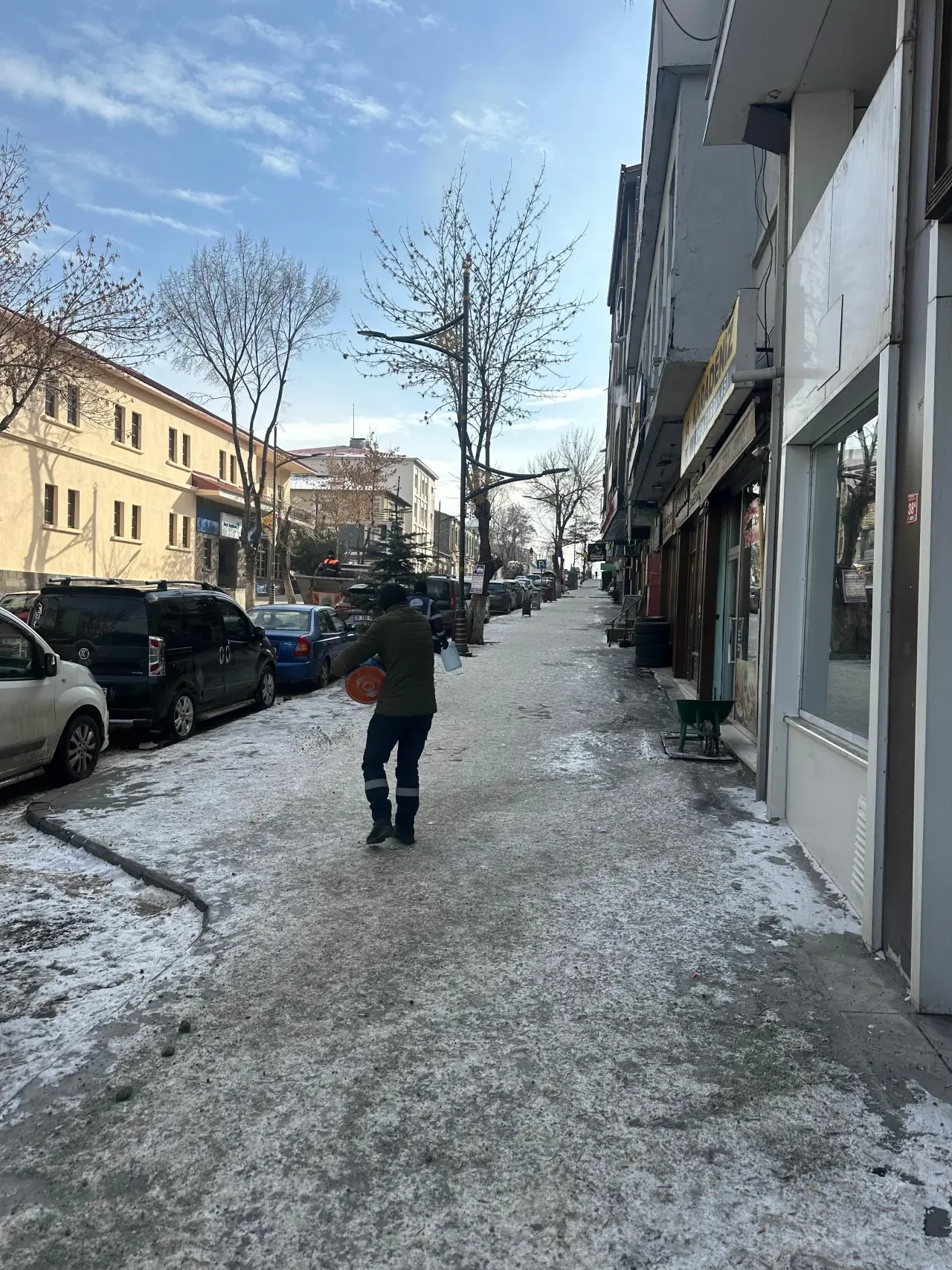 Kars Belediyesi, Karla Mücadelede Başarılı Çalışmalar Yaparak Takdir Topluyor. 2