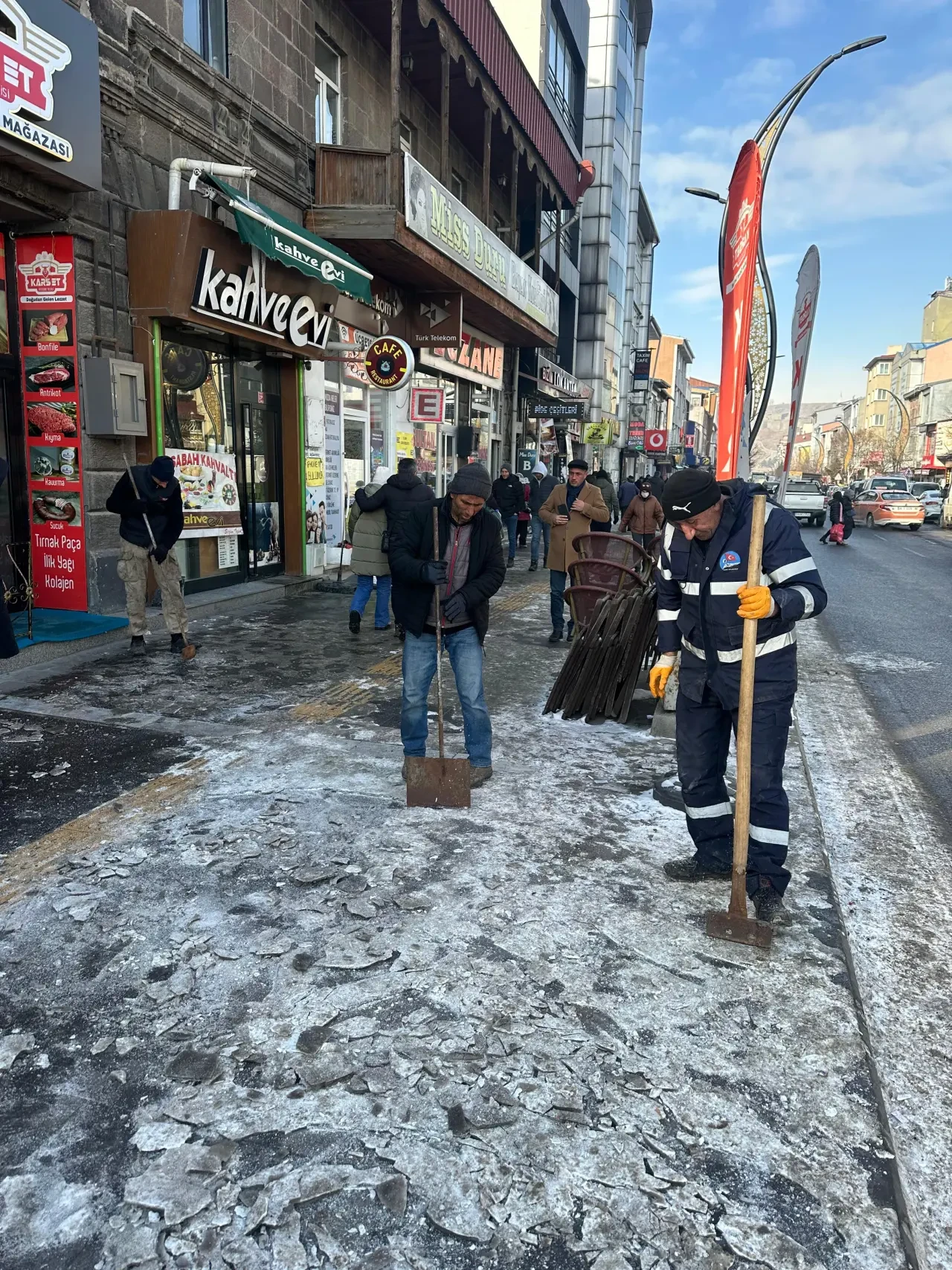 Kars Belediyesi, Karla Mücadelede Başarılı Çalışmalar Yaparak Takdir Topluyor. 4