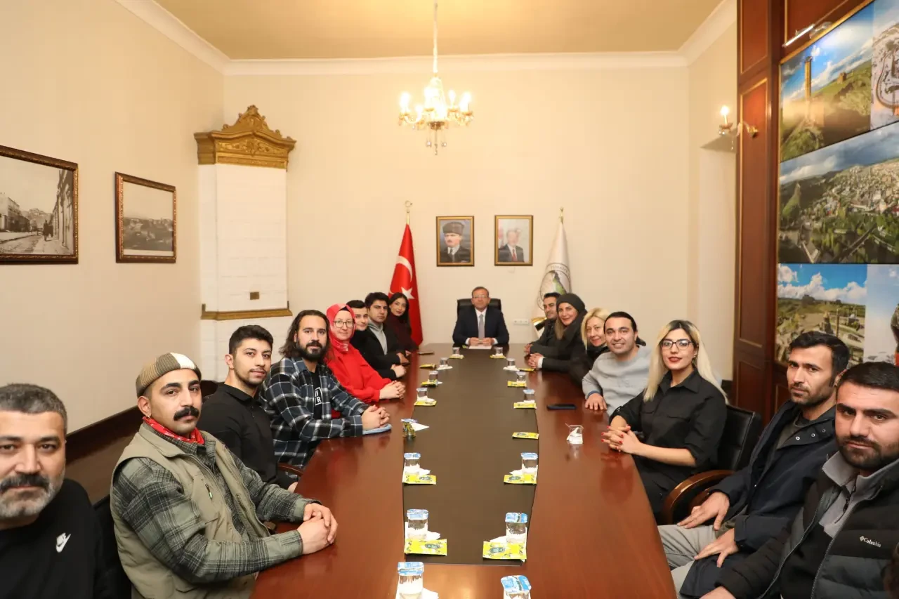 Kars'ın Eşsiz Değerleri Medya İncelemesinde! Vali Polat, Kentin Zenginliklerini Tanıttı. 3