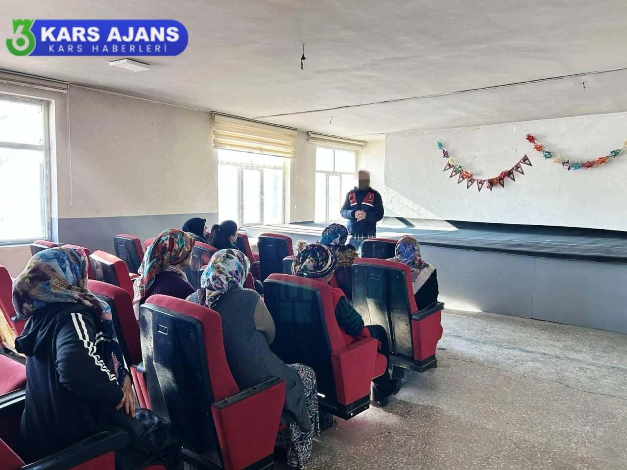 Kars İl  Jandarma,  "En İyi Narkotik Polisi Anne" eğitimi verdi.