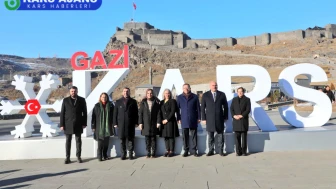 Aile ve Sosyal Hizmetler Bakanı Göktaş, Kars'ta Ailelerle Buluştu ve Projeleri Hakkında Bilgi Verdi