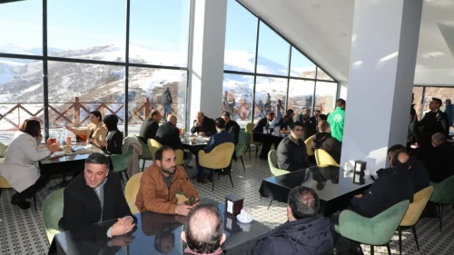 Gazi Kars'ta Susuz Şelalesi'nde Yeni Kafe ve Restoran Açıldı